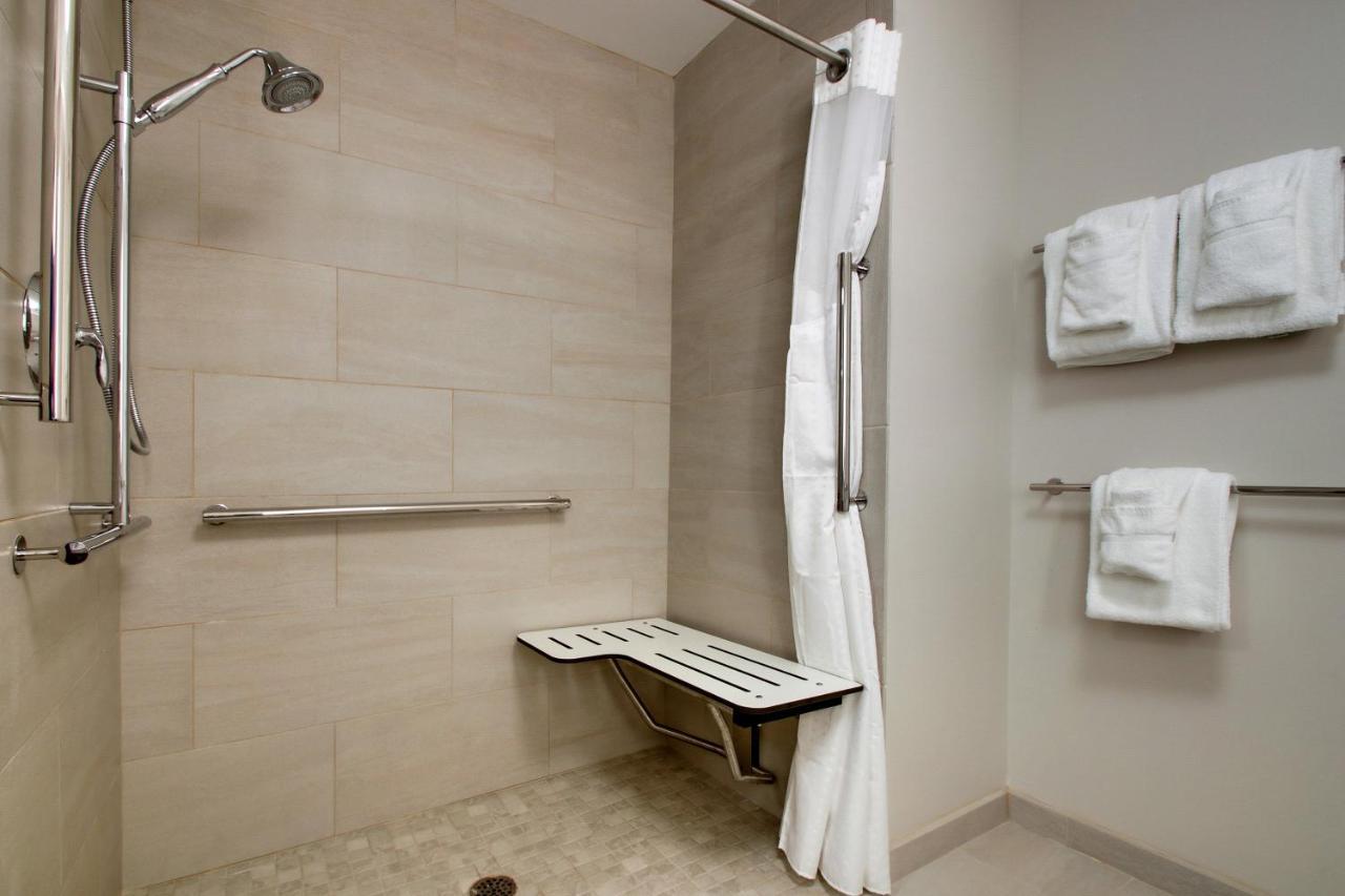 Holiday Inn Express & Suites - Elizabethtown North By Ihg Dış mekan fotoğraf